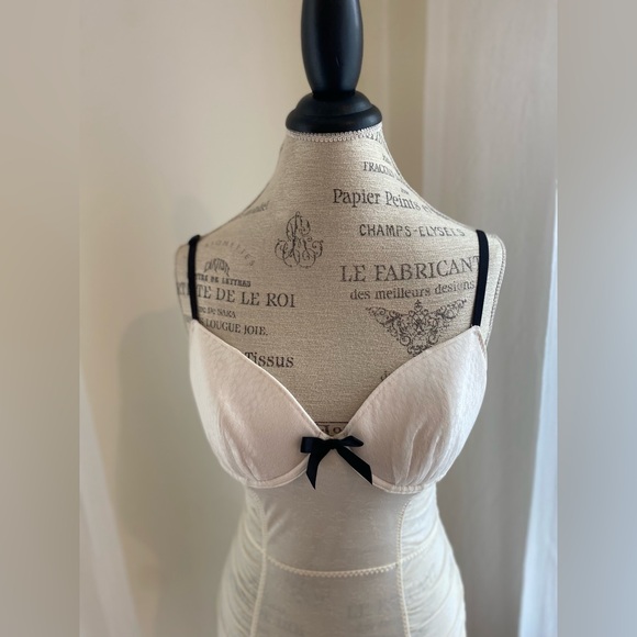 Victoria’s Secret intimates white cotton lace bodice with black details - Picture 7 of 12